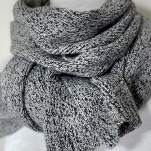 Uniqlo Accessories - Uniqlo Heattech Wool Blend Scarf, Unisex, NWT
